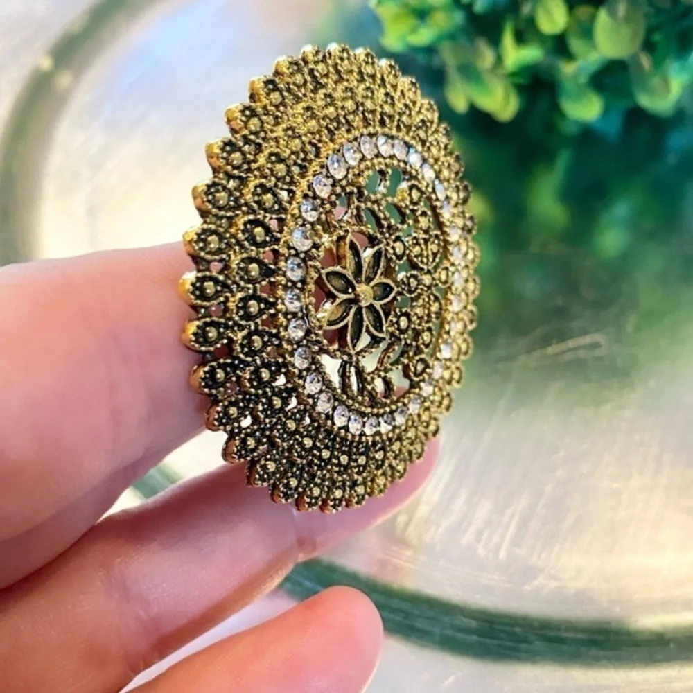 Oversized Medallion Rhinestone Ring ~ Brand New